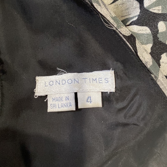 Perfect for Grad, formal or semi formal event. - Picture 2 of 3